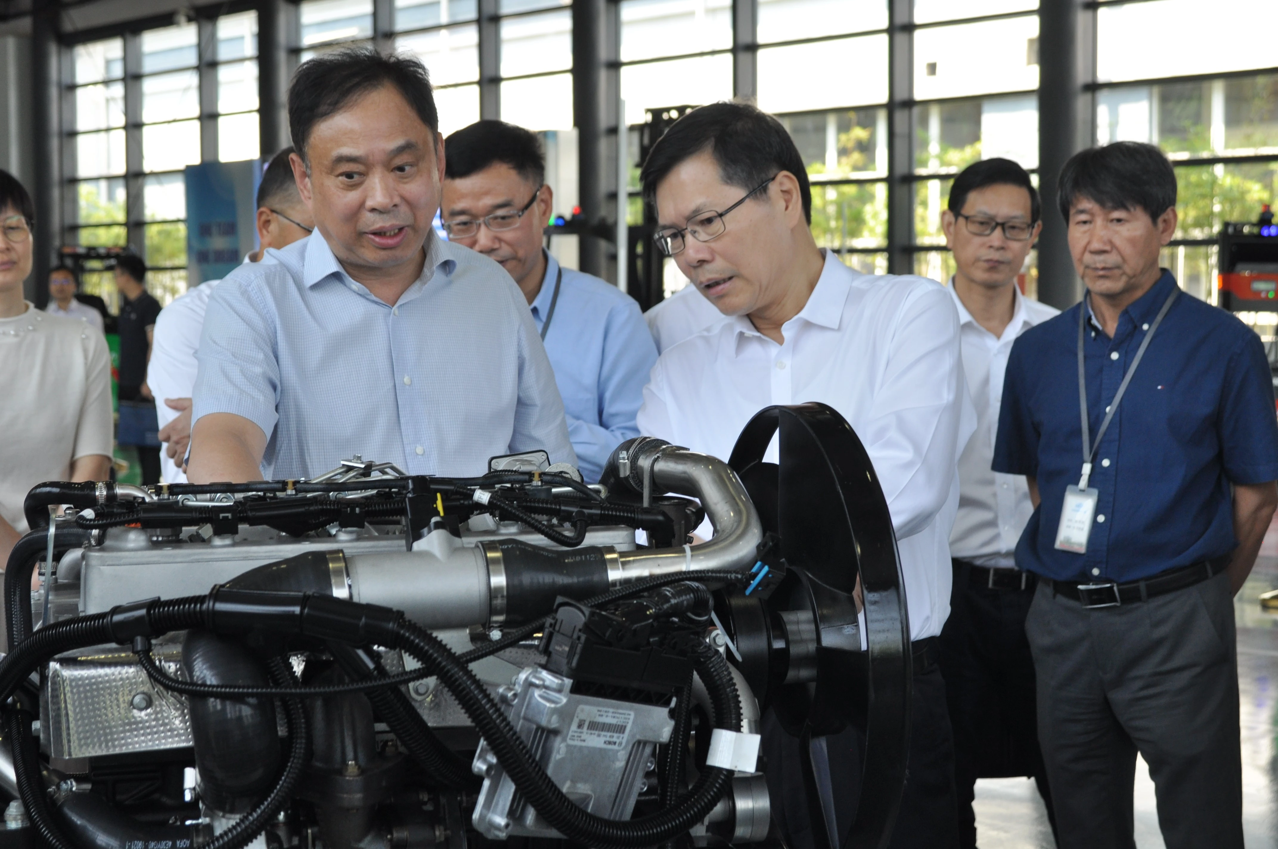 杭州市市长徐立毅走访调研uwin电竞
