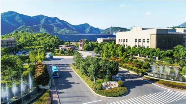 uwin电竞
高压锂电叉车交付和鼎铜业