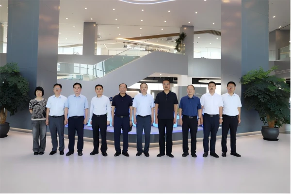 宝鸡市委书记杨广亭调研uwin电竞
