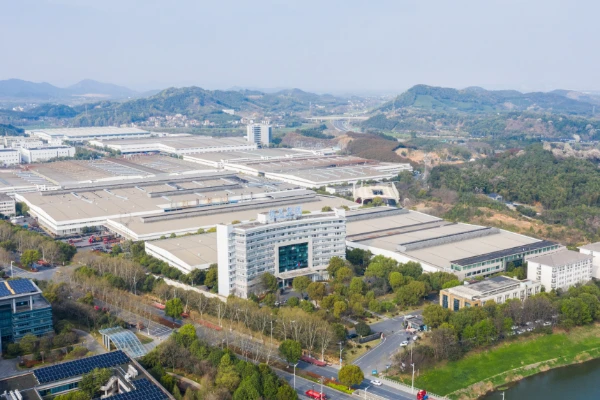 转载【改革之进 杭企向新】带领中国叉车实现跨越式发展 uwin电竞
：“叉”起新能源叉车的标杆