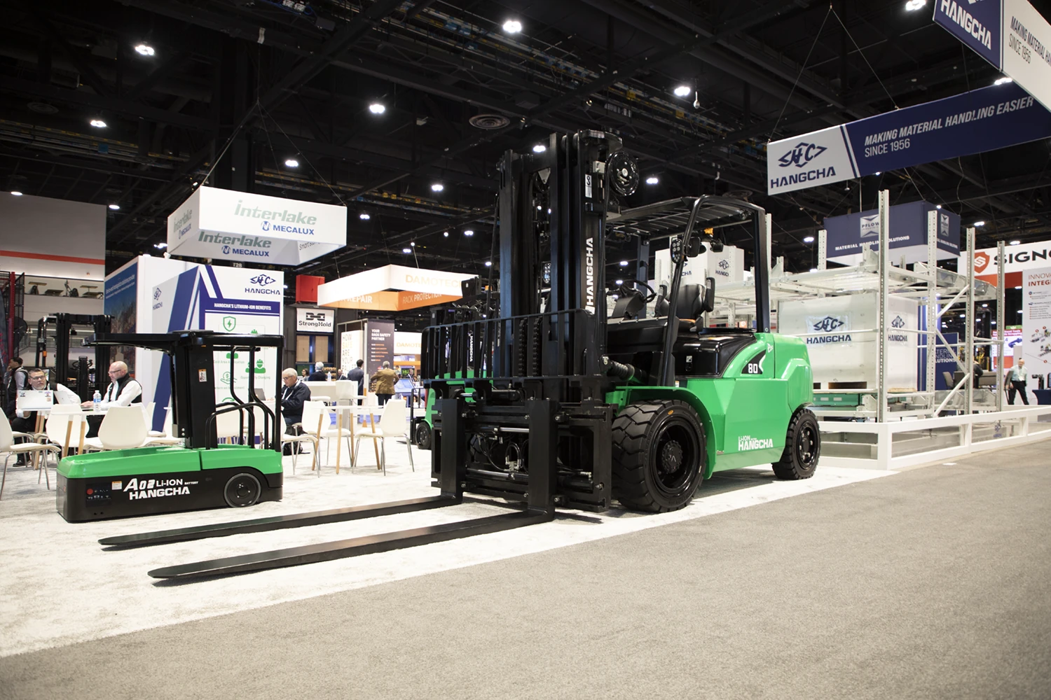 1. 8吨XC 系列锂电池专用叉车.webp